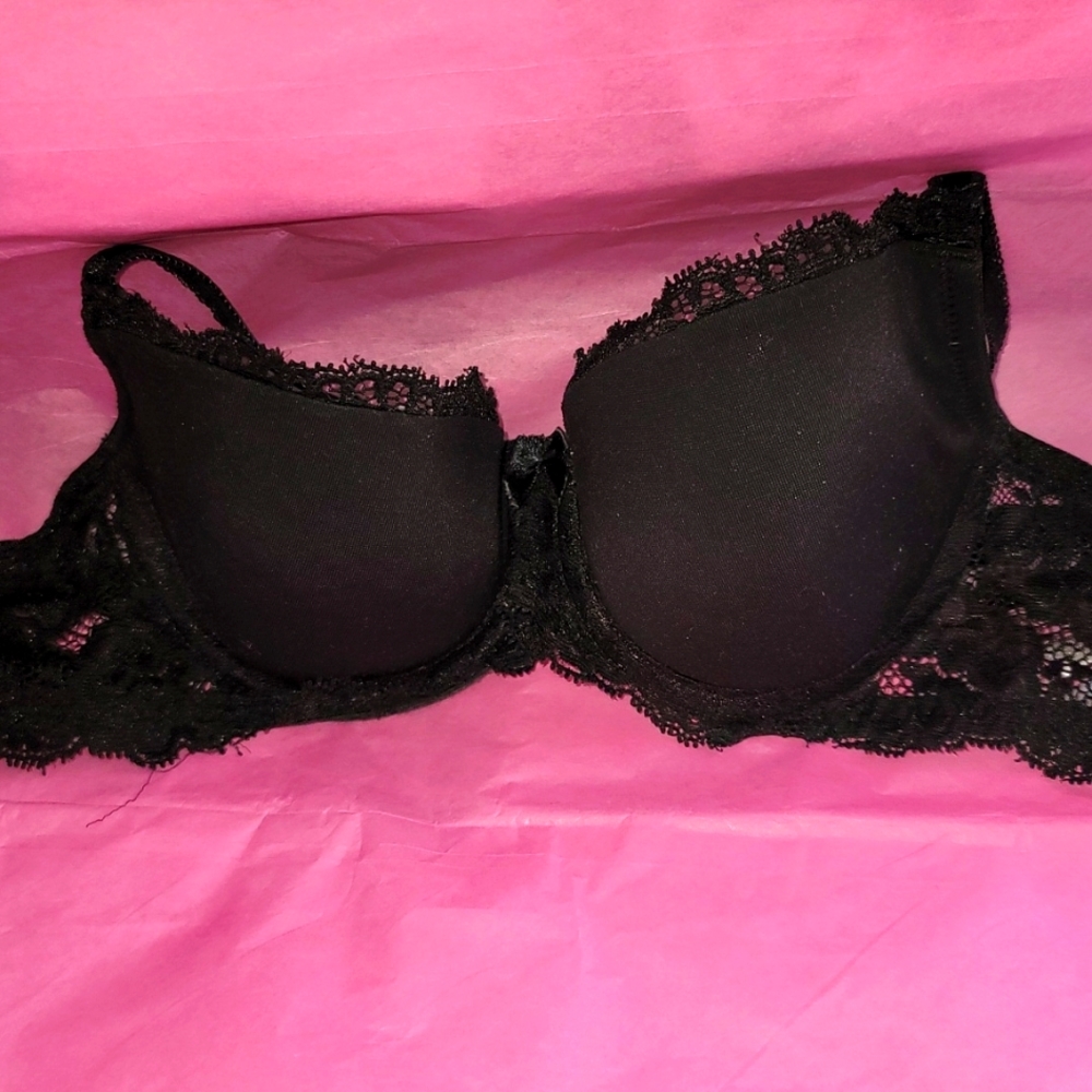 Victoria Secret 32B Push Up Bra
